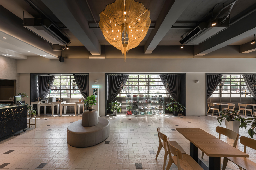 高雄塩泊思行旅飯店公共空間攝影，大廳交誼區與現代商務旅宿，燈光設計迎賓空間