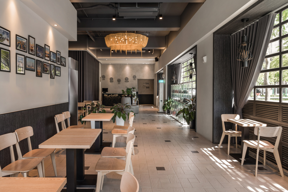 高雄塩泊思行旅飯店公共空間攝影，大廳交誼區與現代商務旅宿設計