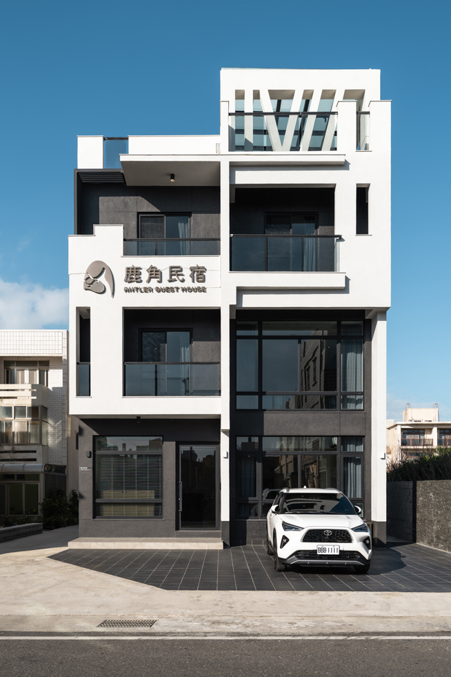 澎湖鹿角民宿建築外觀攝影，現代民宿建築與渡假住宿空間